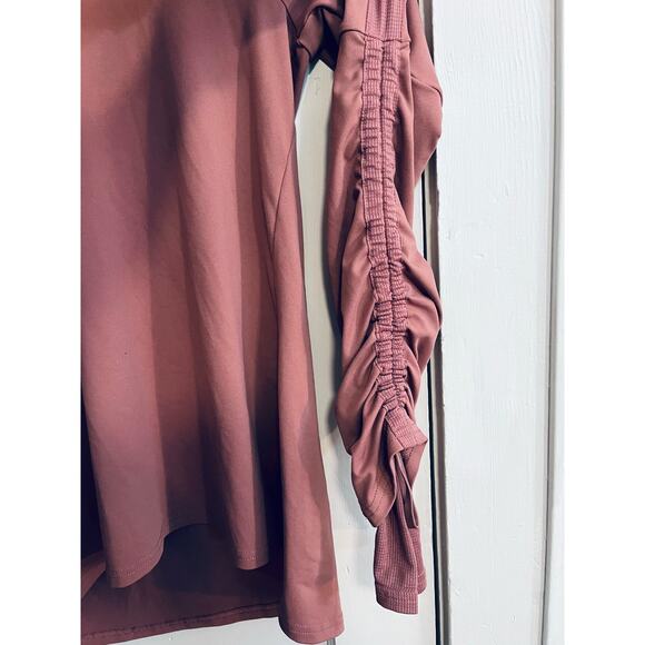 Fabletics long sleeve top - Picture 4 of 8